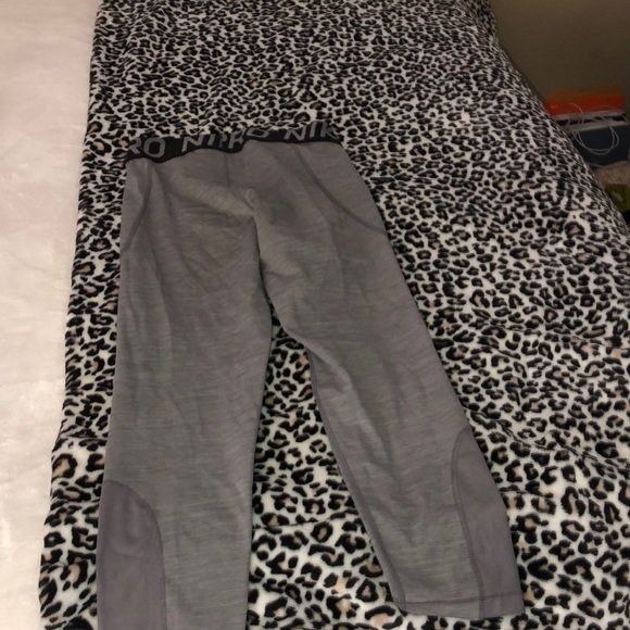 Grey Nike pro leggings - Picture 3 of 3